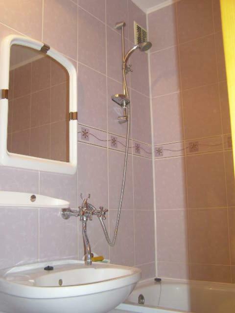 Comfortable Apartments In Centre With 3 Bedrooms Rivne Luaran gambar
